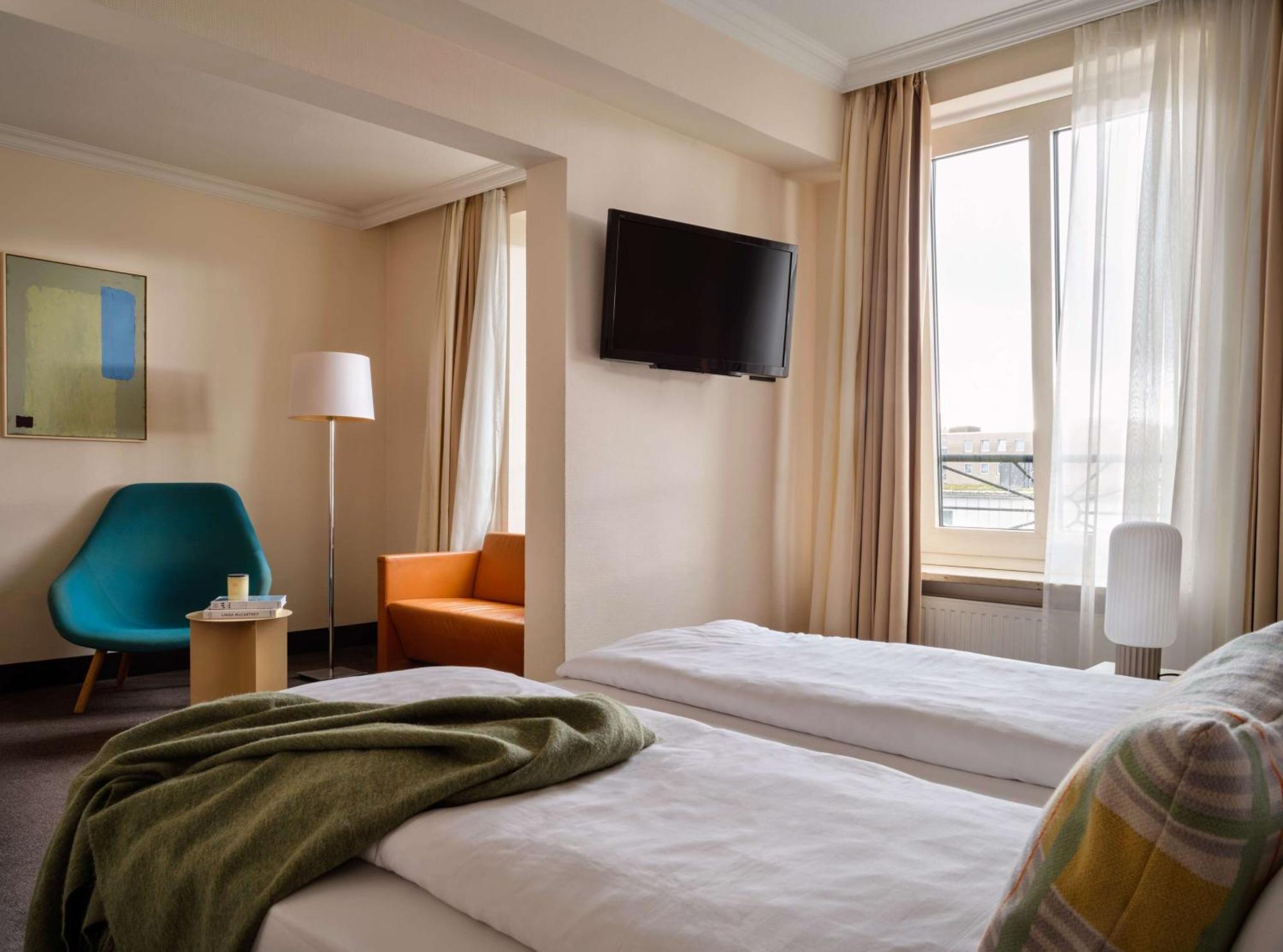 Signature Twin Room,1611054774:JPEG